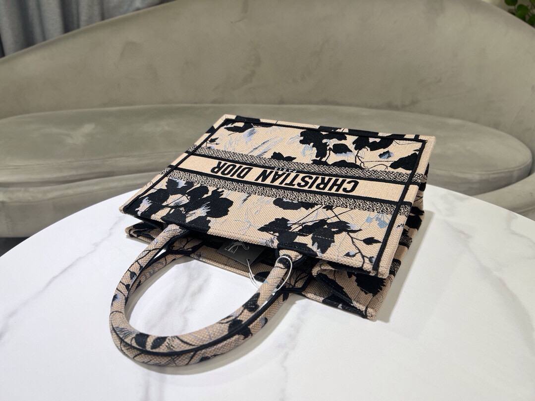 Dior Book Tote 36 cm