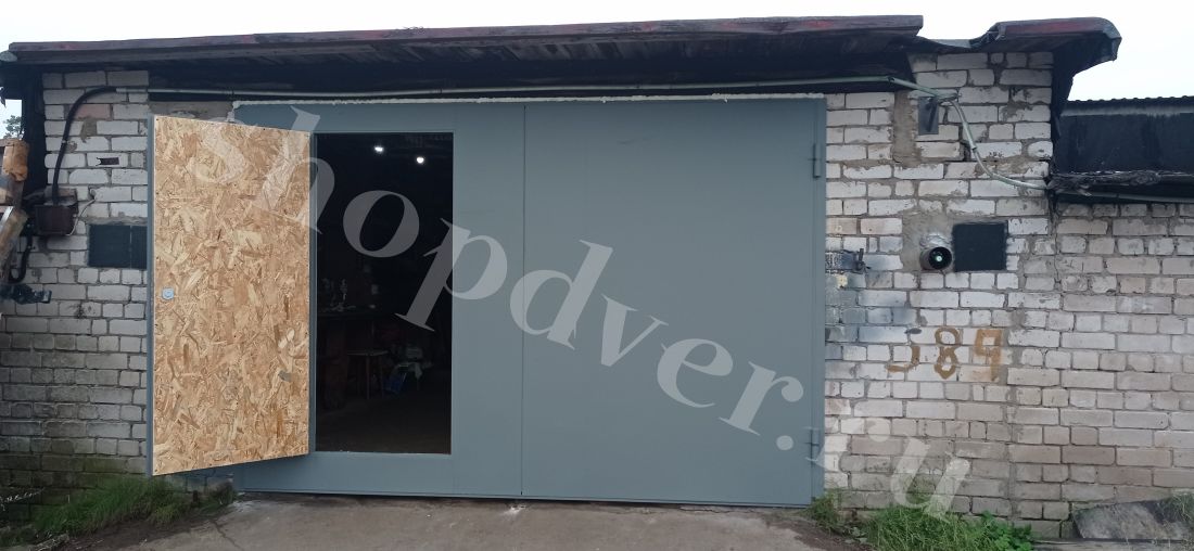 Гаражные ворота распашные №5