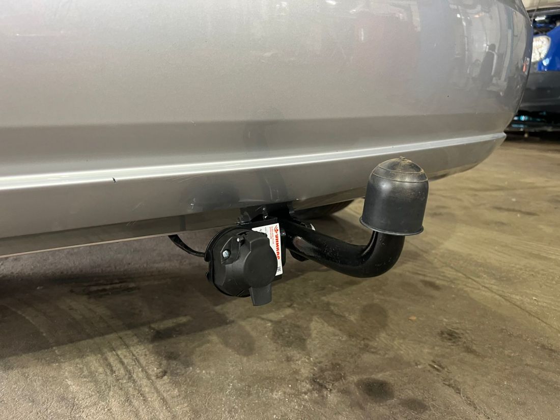 Фаркоп "Уникар" Volkswagen Polo Sedan / Skoda Rapid