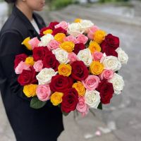 Букет из 51розы  Микс Эквадор красные, быле, розовые и желтые