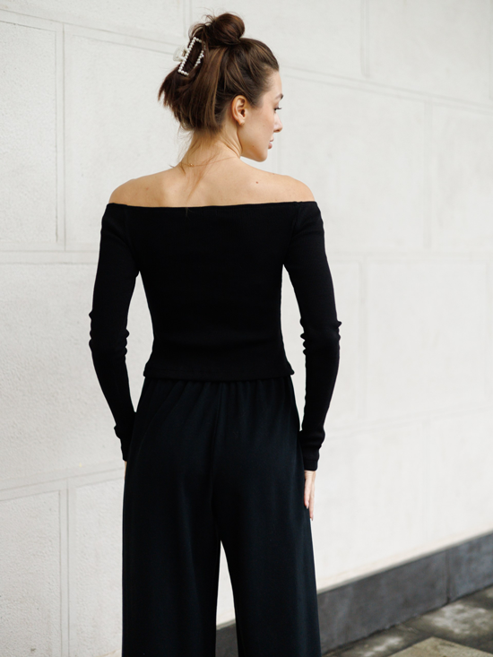 Топ с открытыми плечами в рубчик черный