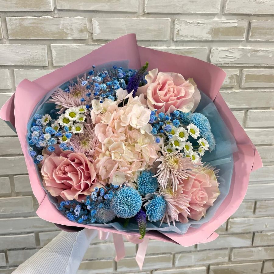 Букет розово голубой с французскими розами