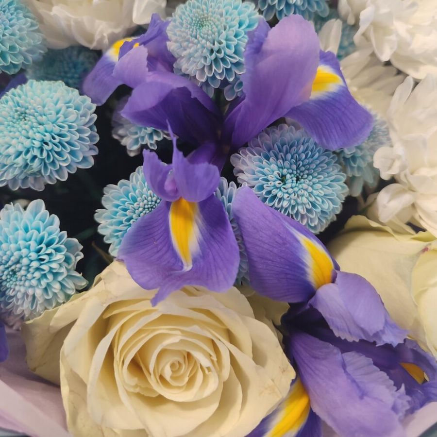 Яркий синий букет