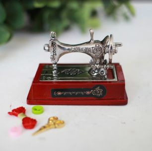 Кукольная миниатюра - Швейная машинка 4,5*2,5*3,0 см.
