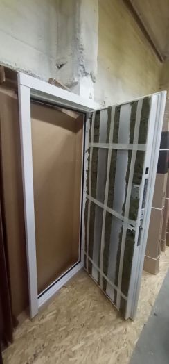 Входная дверь Лабиринт VERSAL 29 Черный кварц