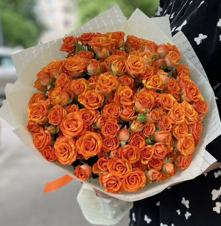 Оранжевые кустовые розы