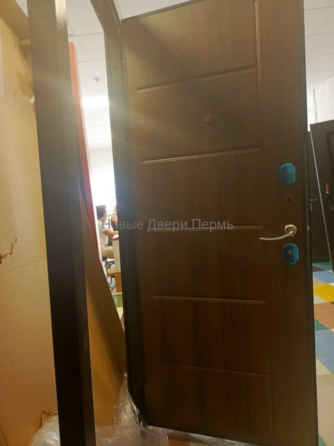 Престиж 2К Антик серебро/ Орех " входная дверь