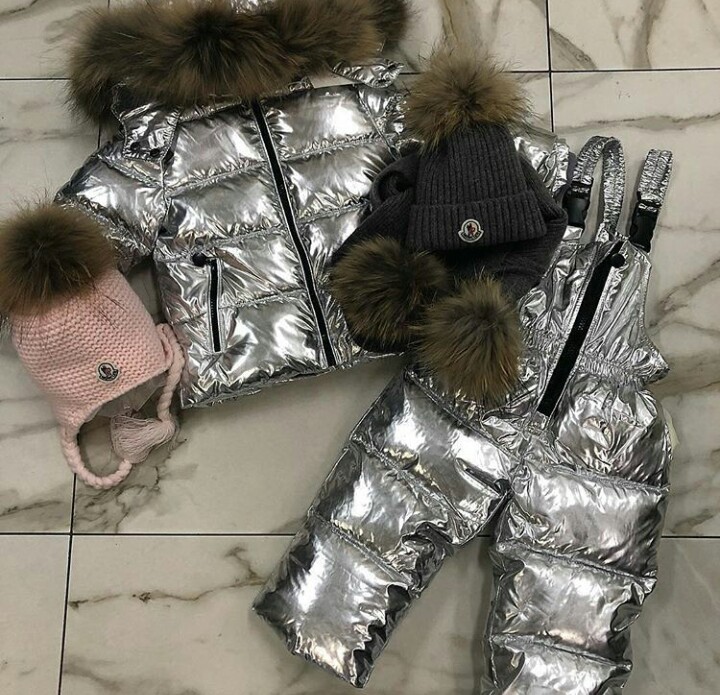 MONCLER ДЕТСКИЙ КОСТЮМ (МОНКЛЕР) СЕРЕБРЯНЫЙ С ШАПОЧКОЙ