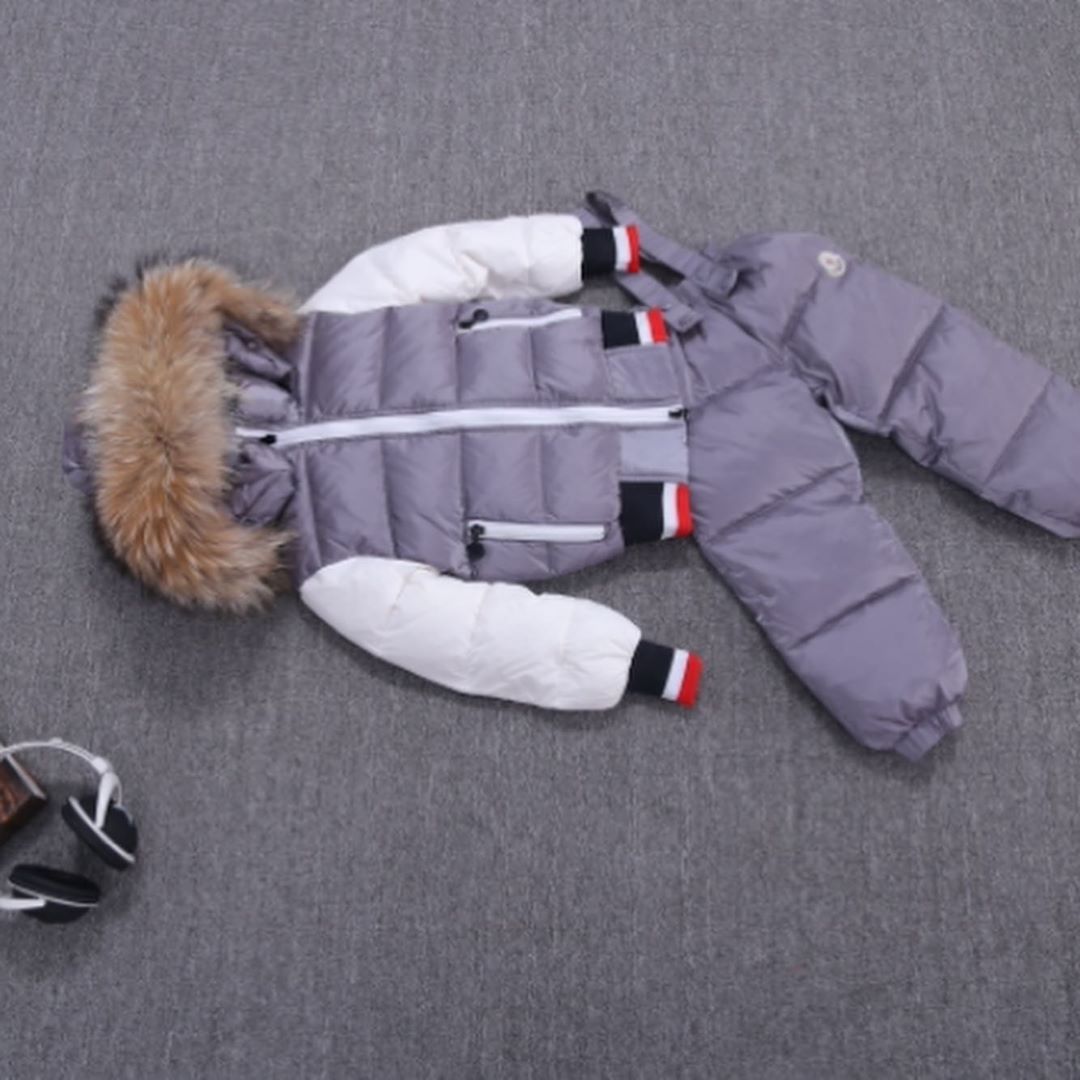 MONCLER ДЕТСКИЙ КОСТЮМ 075