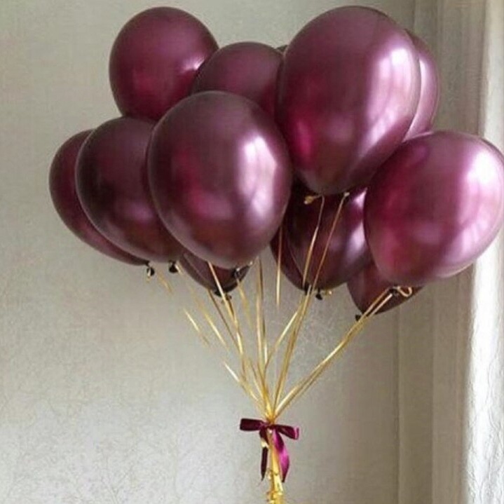 Бордовые шары