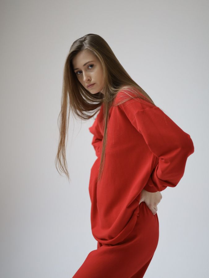 Кофта с длинным рукавом красная