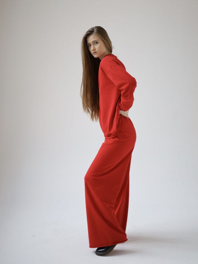 Кофта с длинным рукавом красная