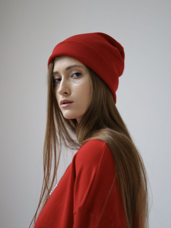 Шапка бини красная