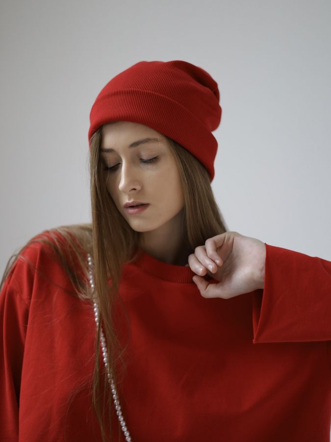 Шапка бини красная