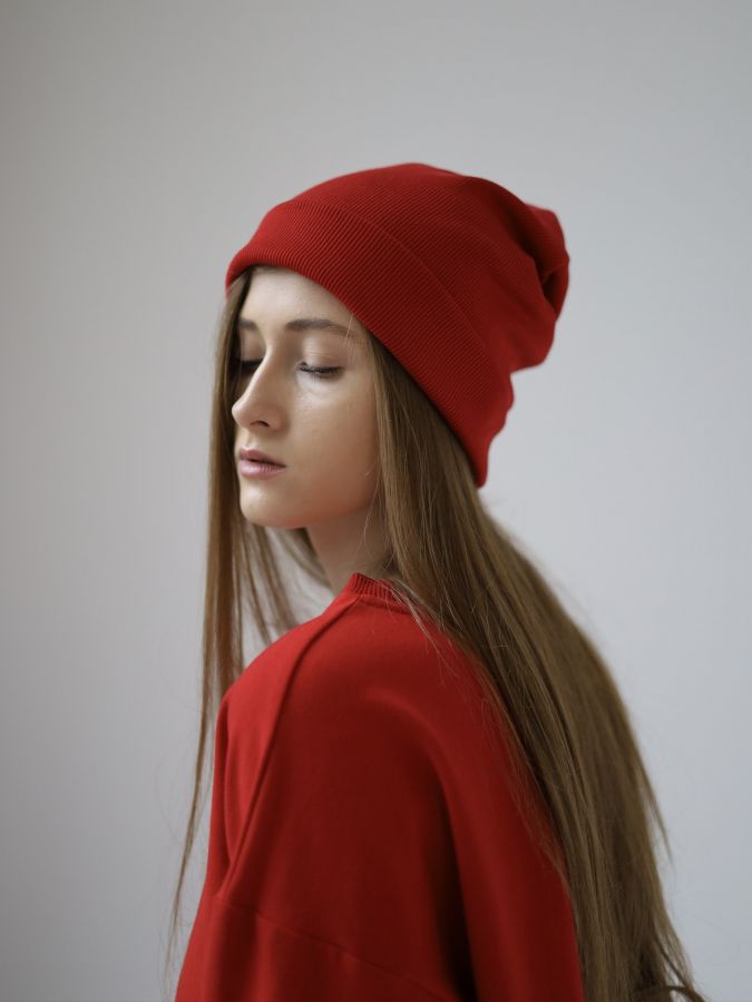 Шапка бини красная