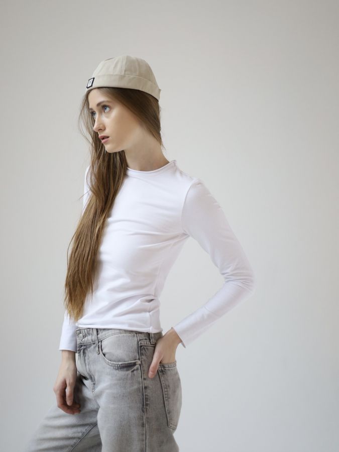 Лонгслив белый