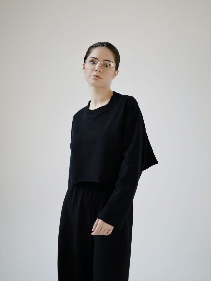 Кофта укороченная черная