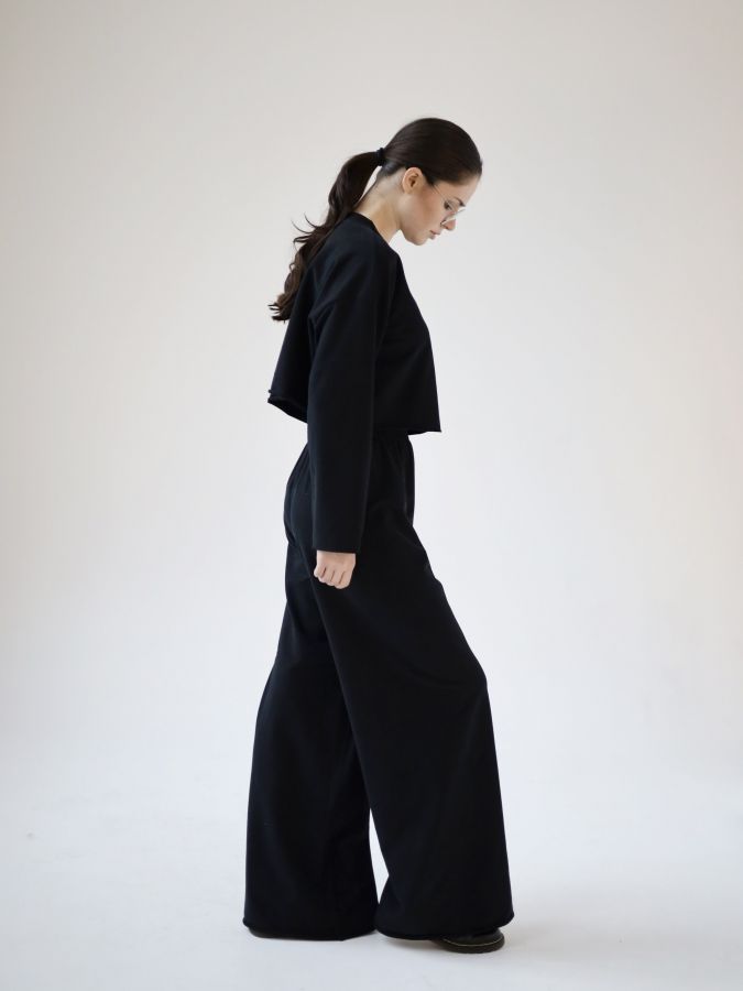 Кофта укороченная черная