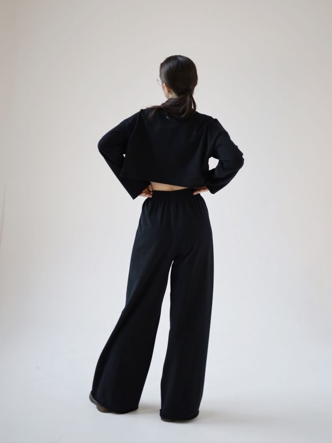 Кофта укороченная черная