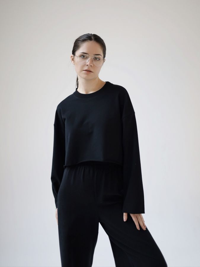 Кофта укороченная черная