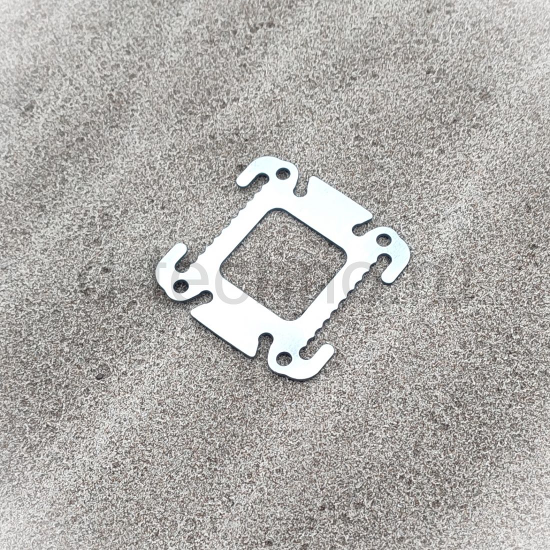 Фиксатор ремней и шнуров