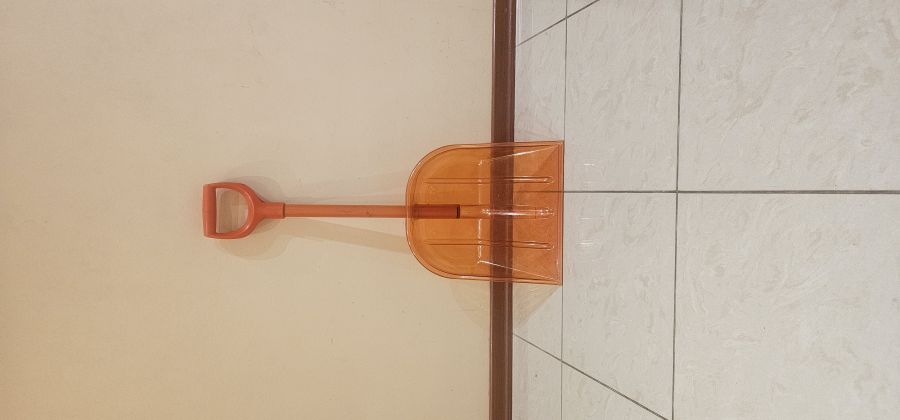 Лопата автомобильная из поликарбоната 340*385*860 мм с черенком и ручкой "Премиум"