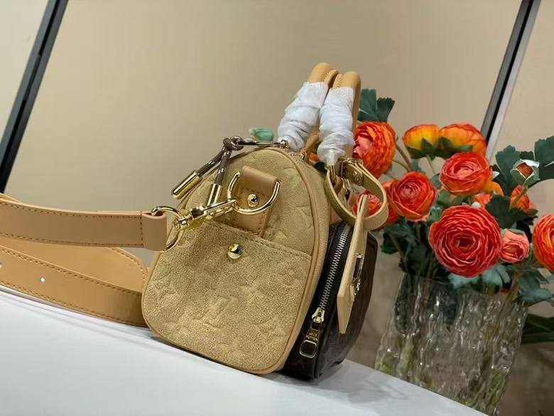 Louis Vuitton Keepall 25