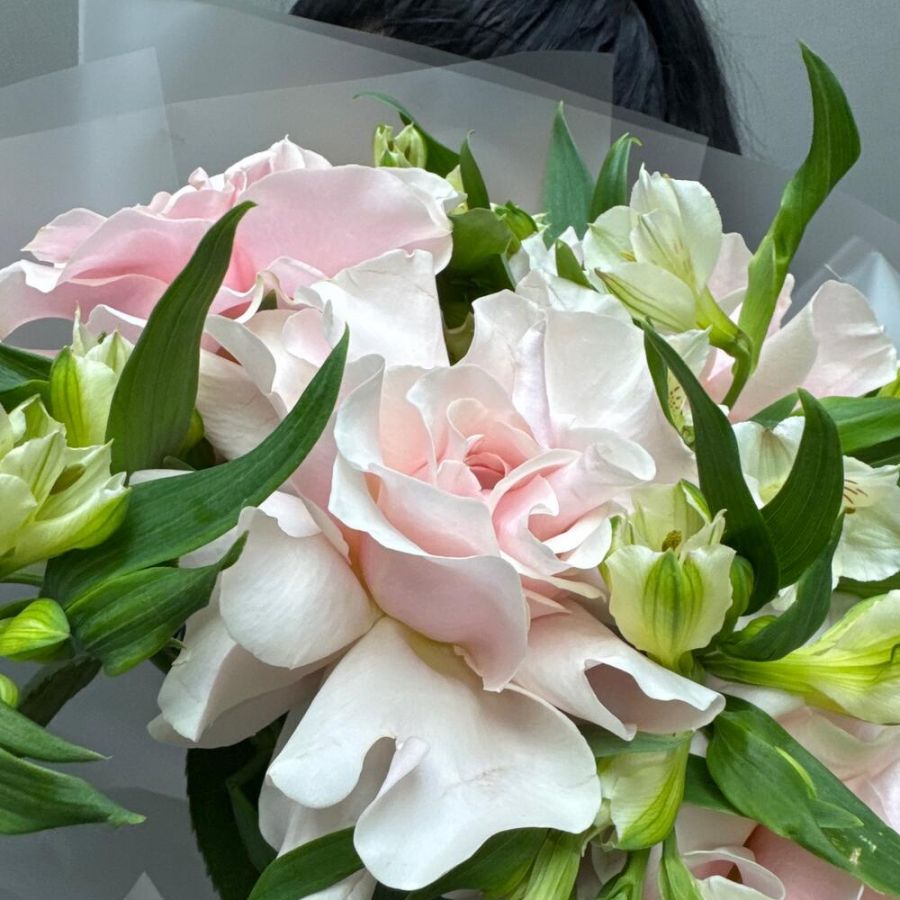 Французская Роза с альстромерией