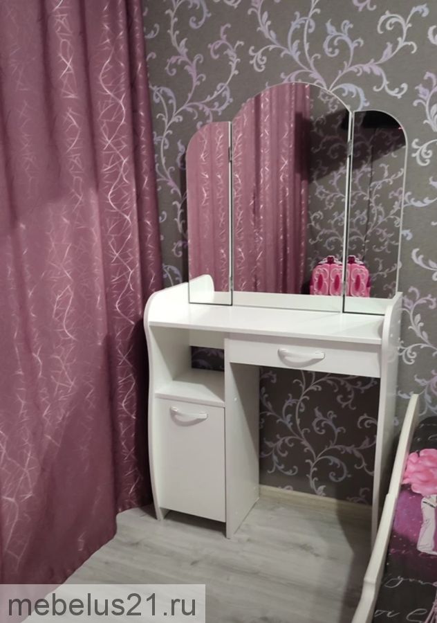 Стол туалетный София Т1