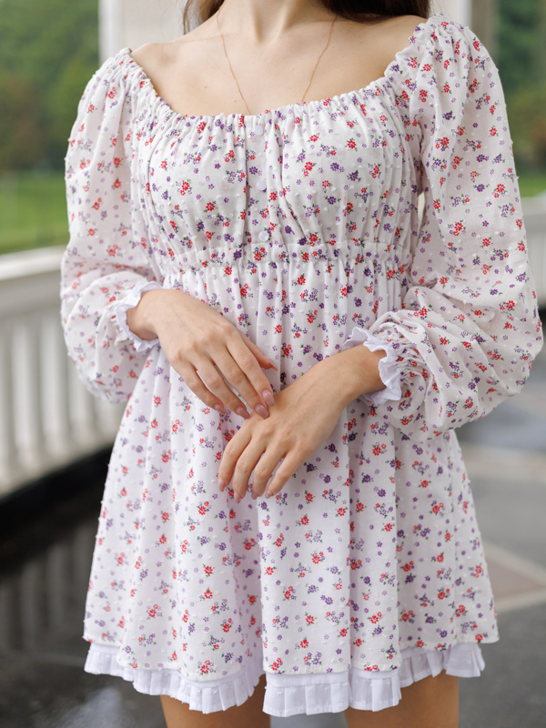 Платье Babydoll белое в цветочек