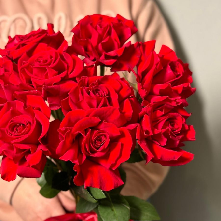 Букет красных французских роз