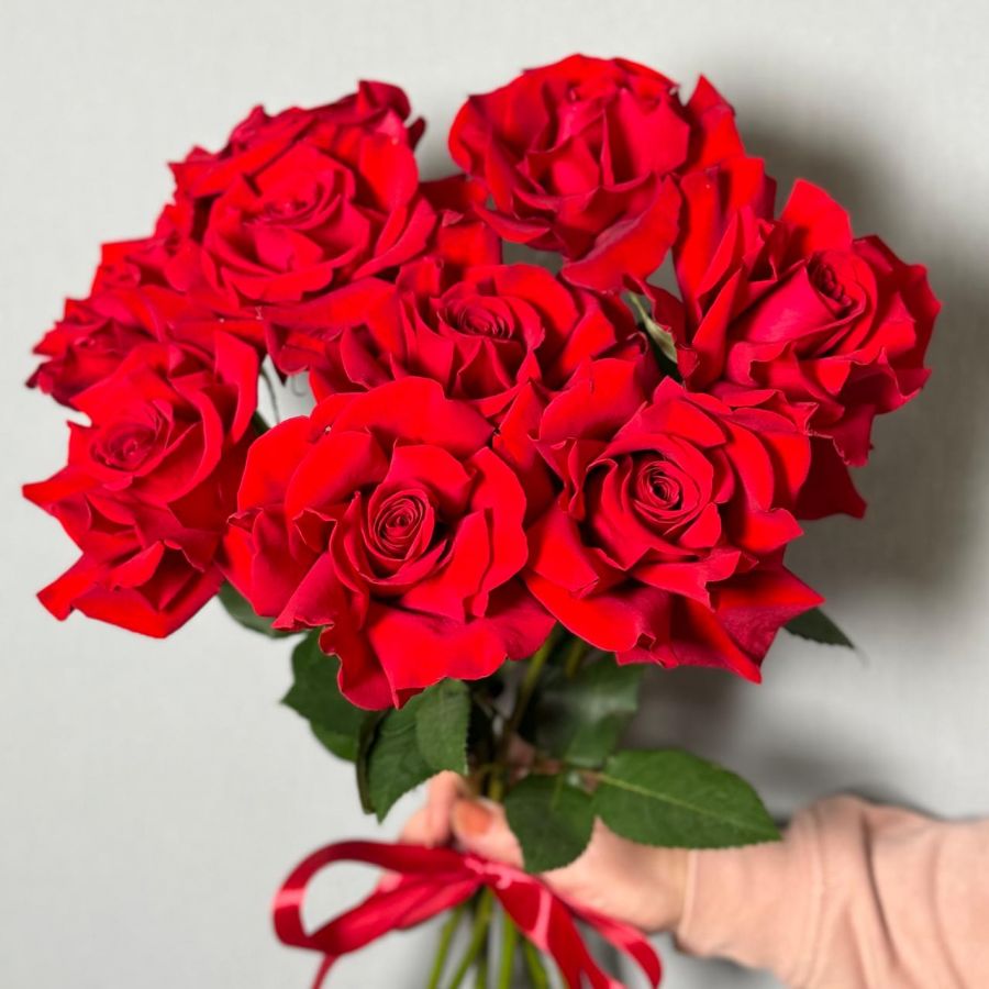 Букет красных французских роз