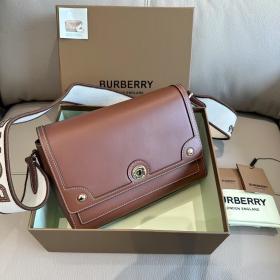 Burberry 25x18x8,5 cm